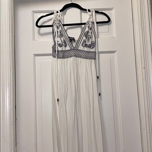 WORN ONE TIME FOR 1 hour WHITE MAXI DRESS